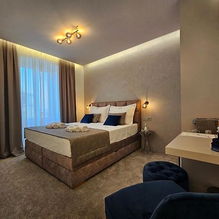 Ma Pe Luxury Rooms สปลิท ภายนอก รูปภาพ