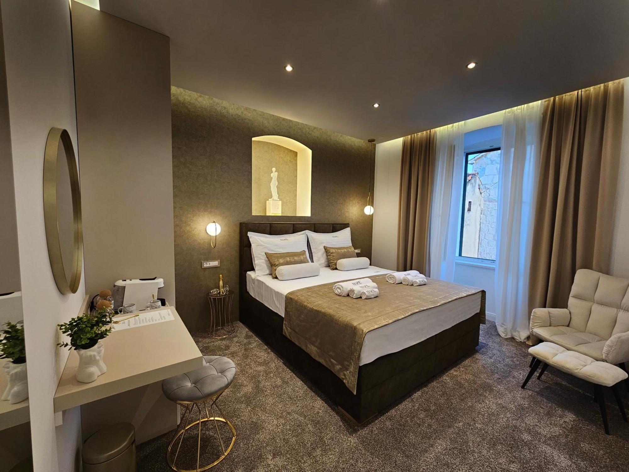 Ma Pe Luxury Rooms สปลิท ภายนอก รูปภาพ