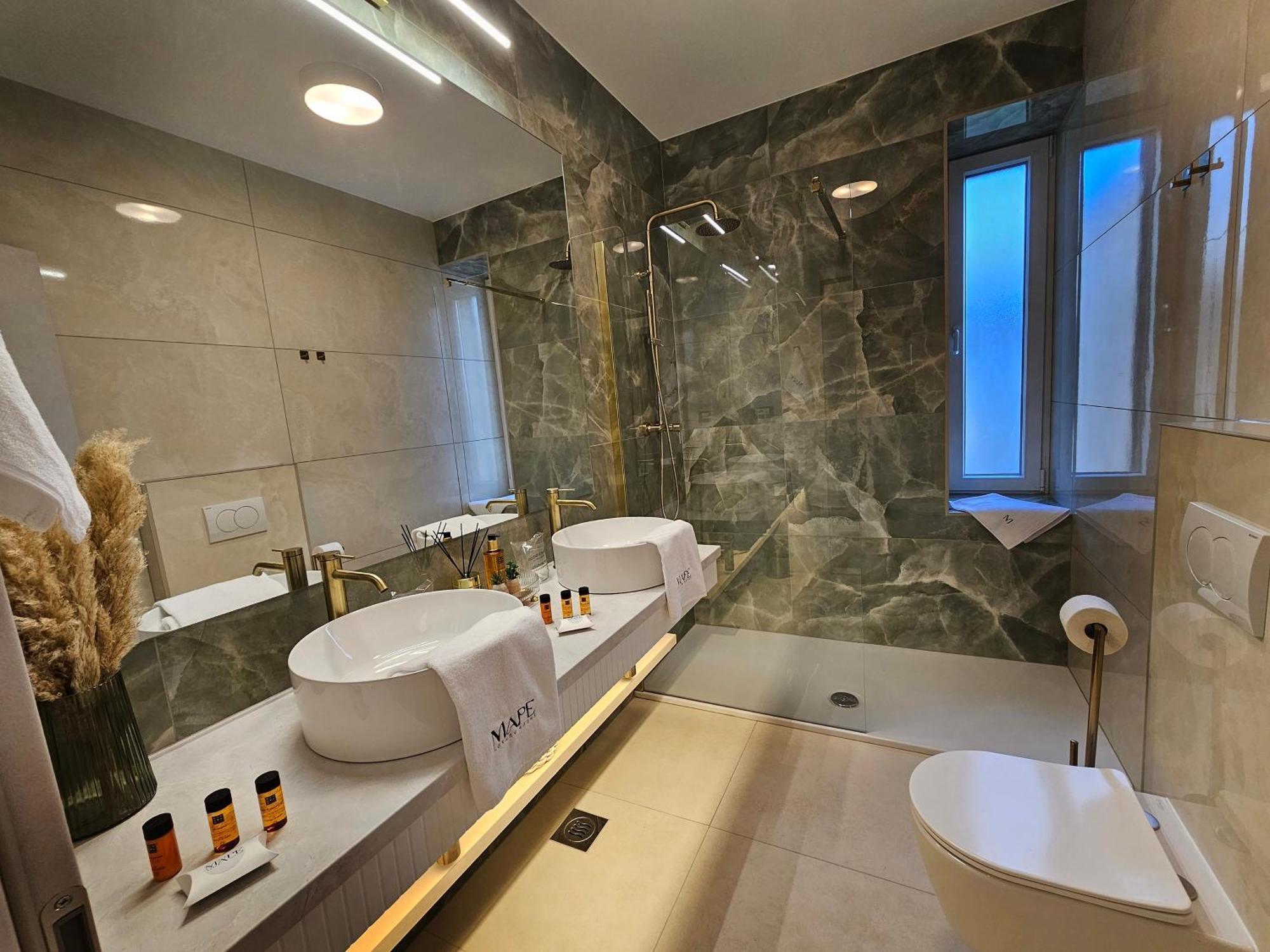 Ma Pe Luxury Rooms สปลิท ภายนอก รูปภาพ